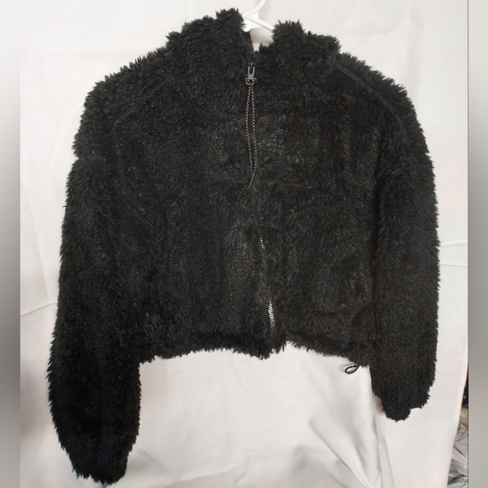 BDG Urban Outfitter women's cropped teddy hoody XS